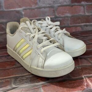 adidas Kids White Sneakers with silver Stripes